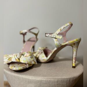 TED BAKER Magnolia Print Cotton Blend Heeled Sandal (37)